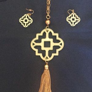 Mint green Zenzii necklace and earrings beautiful
